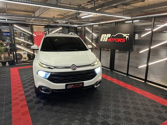 FIAT TORO 1.8 16V EVO FLEX FREEDOM AT6 FIAT TORO 1.8 16V EVO FLEX FREEDOM AT6